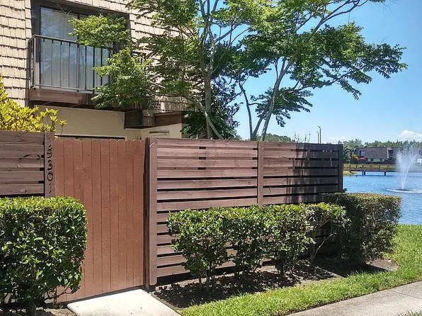 15301 W Pond Woods Dr, Tampa, FL 33618