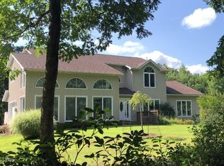 150 Briarcrest Dr, Hawley, PA 18428