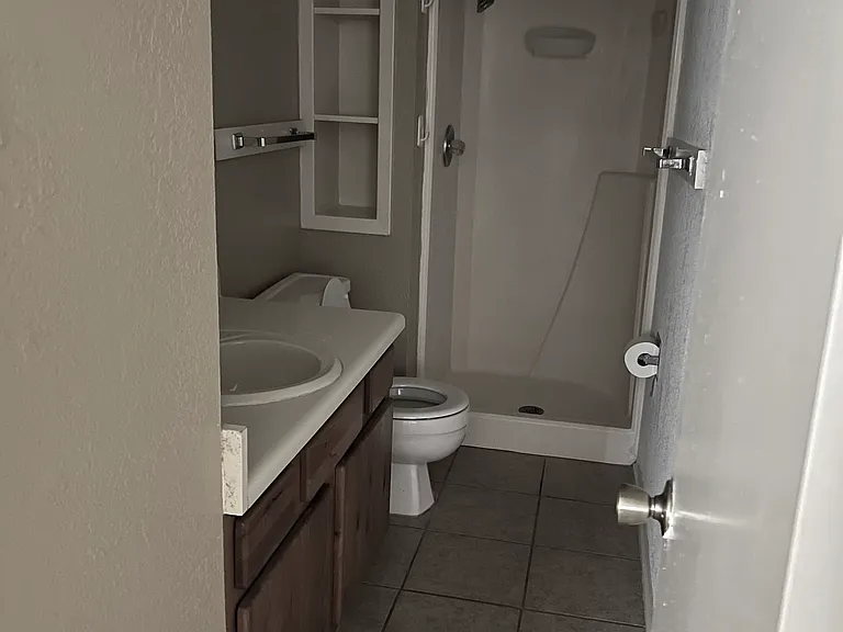 Ricks Apartments — Photo 8
