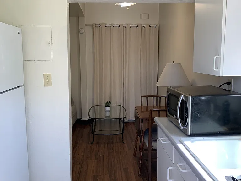 1200 N Campbell Ave — Photo 3