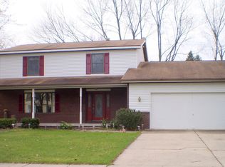 3001 Camberley Ln, Midland, MI 48640