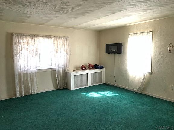 3rd image of 149 Bobak Rd