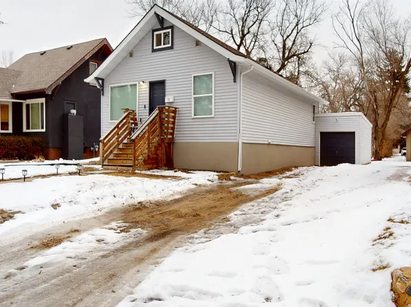 712 5th St NE, Minot, ND 58703