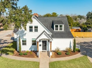 405 E Mulberry St, Angleton, TX 77515