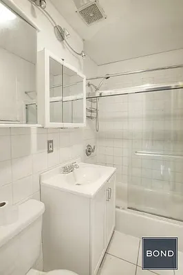 Rented by Bond New York | media 33