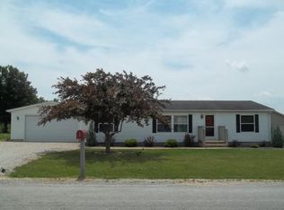 8 Keller Dr, Toledo, IL 62468