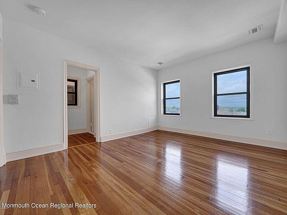 5th image of 1700 Webb St APT 5G