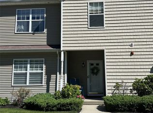 33 Daremy Cir, Medford, NY 11763