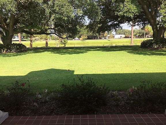3rd image of 1335 Horseshoe Dr