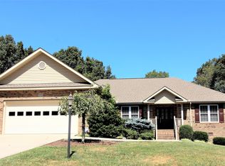155 Cromwell Ln, Crossville, TN 38558