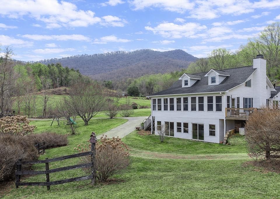 1st image of 2210 Mountain Grove Rd