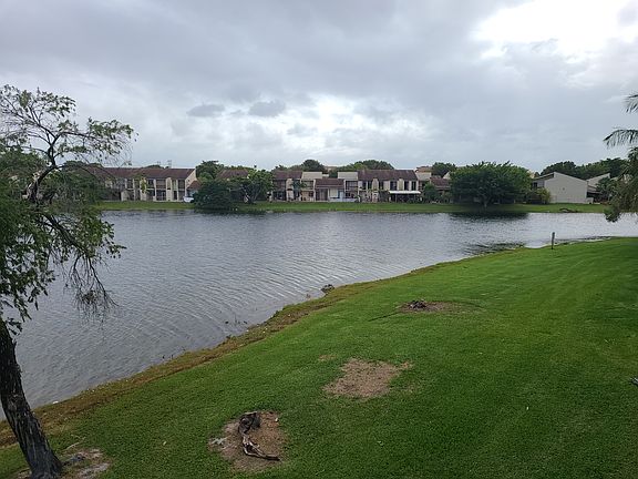 2nd image of 9359 Fontainebleau Blvd APT F201