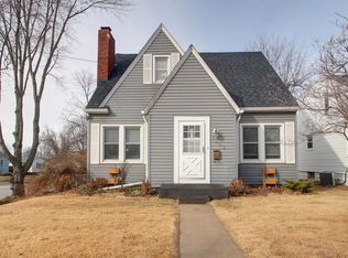 1030 S 21st St, Quincy, IL 62301