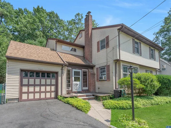 472 Grove St, Oradell, NJ 07649