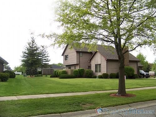 2nd image of 701 Savannah Dr