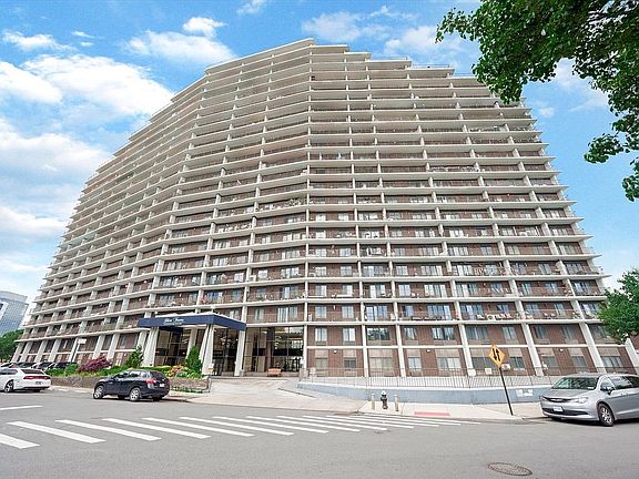3rd image of 25-40 Shore Blvd #3P