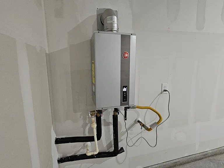 Energy-efficient tankless water heater_enjoy endless hot water while saving on monthly utility costs