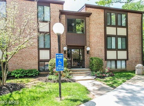 3rd image of 9711 Kings Crown Ct APT 001