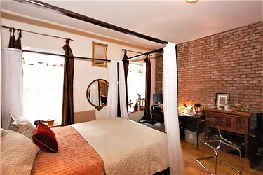 Rented by R New York