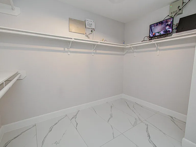 16430 Williamstown Dr — Photo 26