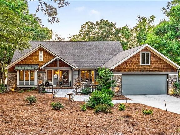 3rd image of 3905 Oak Hollow Dr