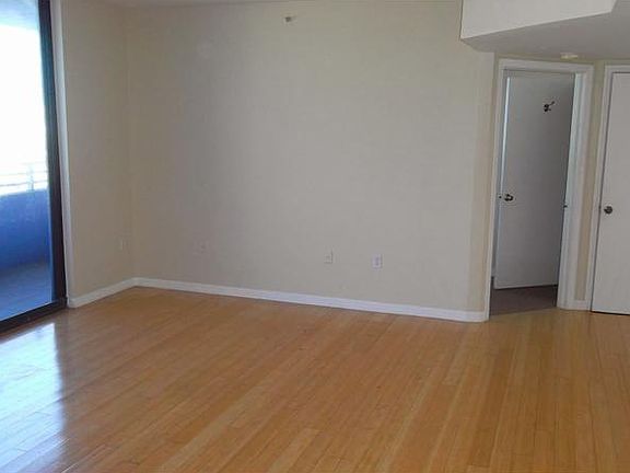 5th image of 1330 West Ave APT 1109