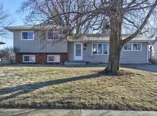 1418 Highview Dr, Perry, IA 50220