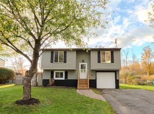 8423 Torchwood Ln, Cicero, NY 13039