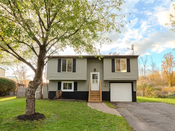 8423 Torchwood Ln, Cicero, NY 13039