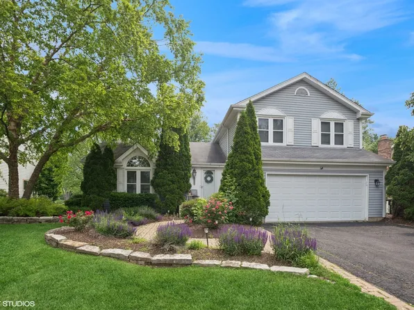 941 Holly Cir, Lake Zurich, IL 60047