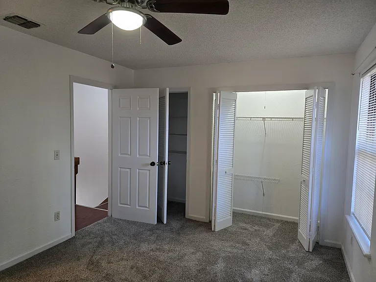 2218 Timberwood Cir N — Photo 29