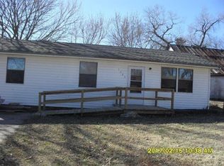 1723 Simpson Ave, Winfield, KS 67156