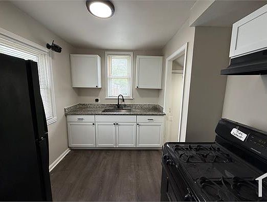 5th image of 7424 Grandville Ave