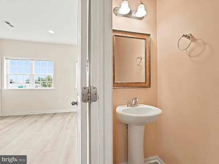 145 Mercer Ct — Photo 12