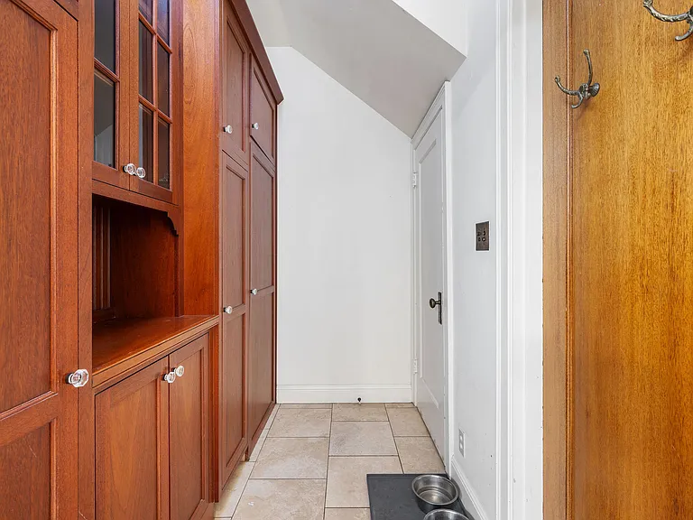 2052 Alameda Way — Photo 36