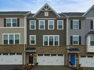 4043 Crown Dr, South Park, PA