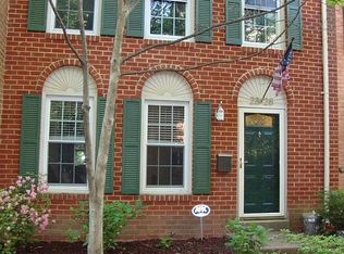 2328 Horseferry Ct, Reston, VA 20191