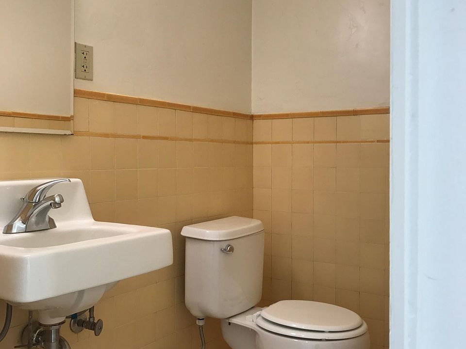 2nd image of 317 W Main St APT 9