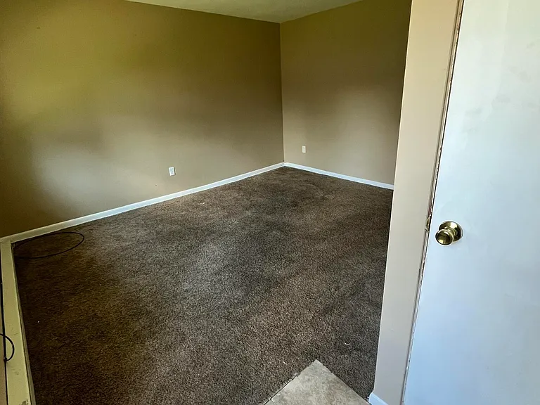 612 Oak St #2 — Photo 3
