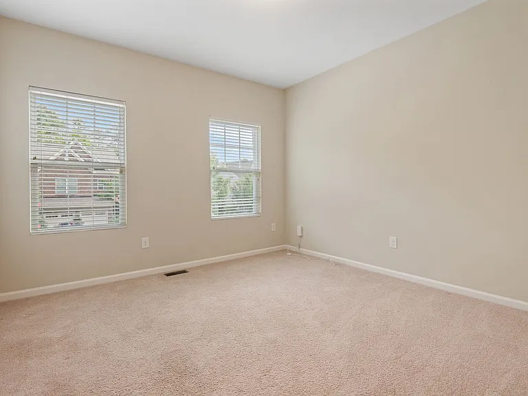 2084 Tanners Mill Dr — Photo 22
