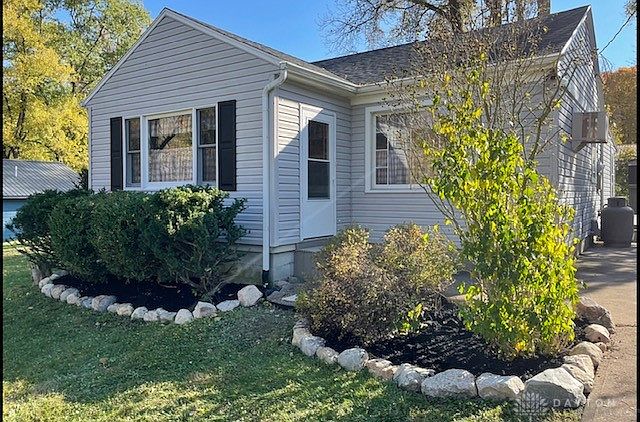 STREET パリ 11099 Skyline Dr, Saint Paris, OH 43072 | Zillow