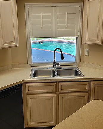 Kitchen pass-through