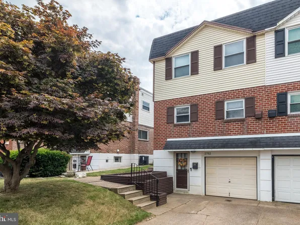 2752 Clayton St, Philadelphia, PA 19152