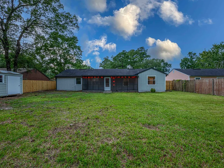 1623 Twin Oak Dr E — Photo 40