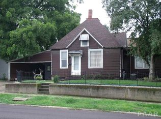107 N 11th St, Pekin, IL