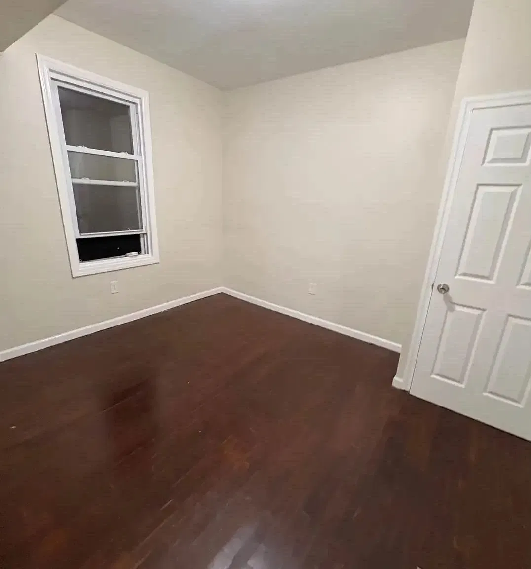 4 bed, 1200 sqft, $2,450 — Photo 2