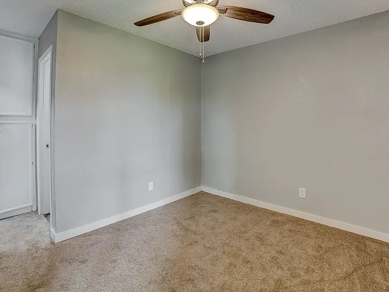 42nd West Apartments — Photo 8