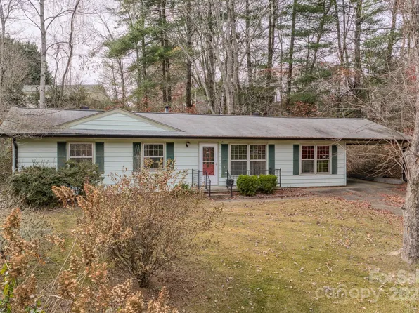 43 Lancelot Ln, Asheville, NC 28806