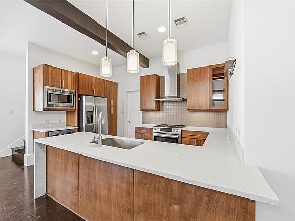 4th image of 5905 Kiam St #B