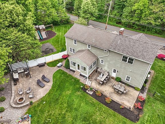 2nd image of 9 Highland St